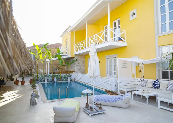 Adacan Alacati Hotel *